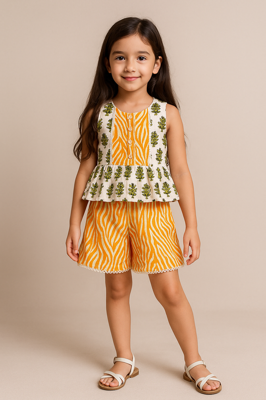 Girls Blockprint shorts in Yellow